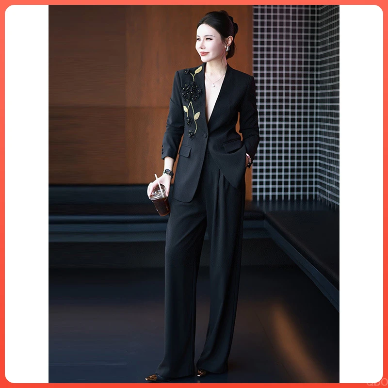 2025年秋冬新款气质V领立体花朵钉珠阔腿裤两件套轻奢西装套装女