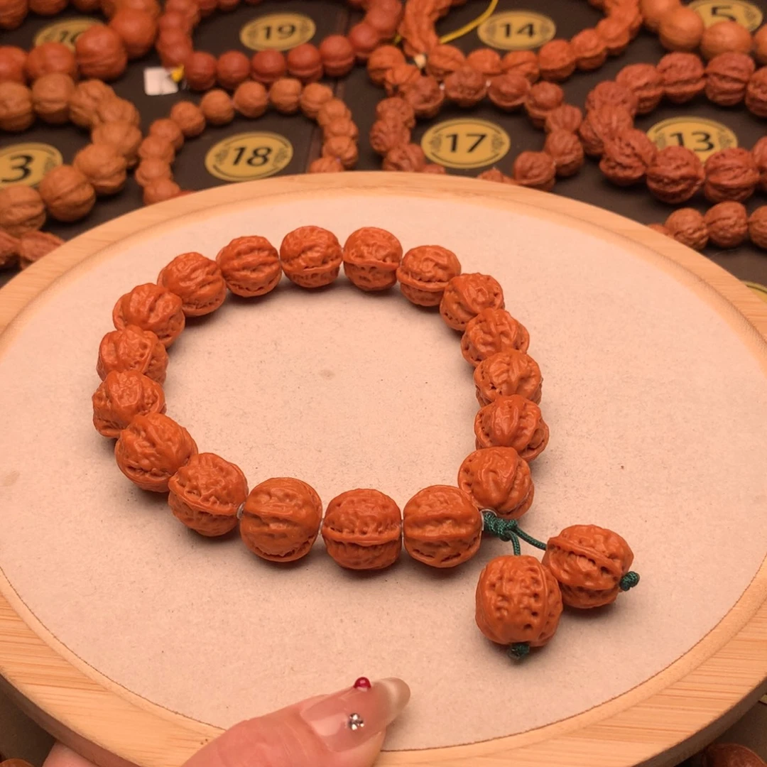 文玩核桃手串八棱