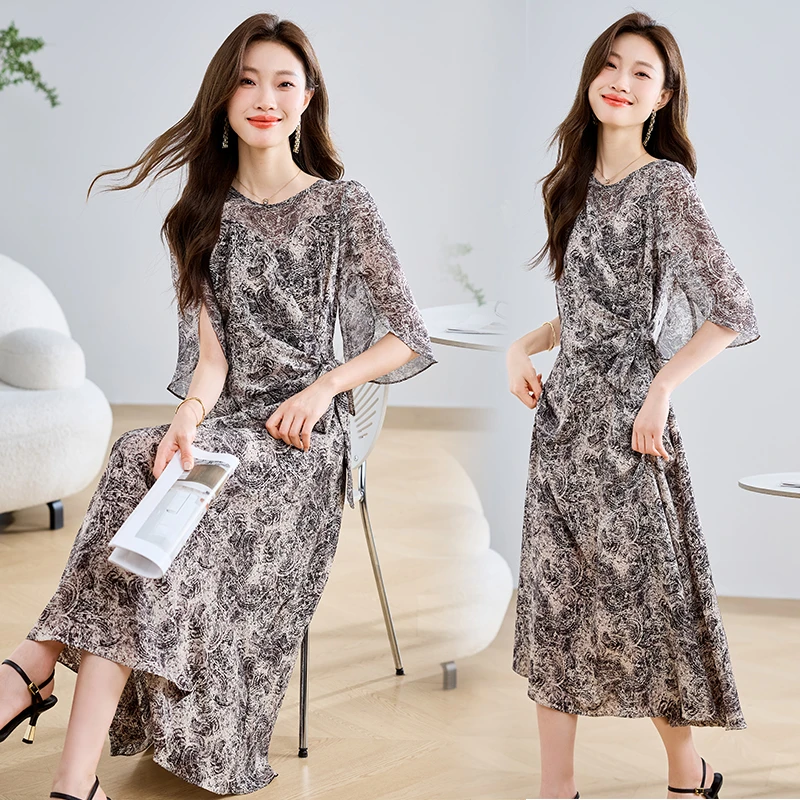 2025夏季新款优雅气质减龄遮肚子显瘦碎花A字连衣裙时尚长裙大码