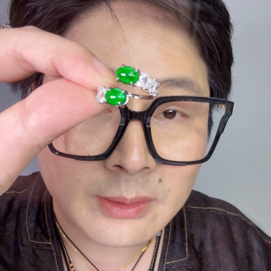 颈饰未镶嵌翡翠一件