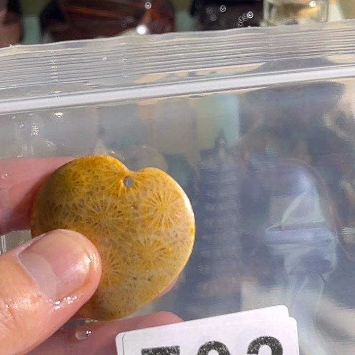 未镶嵌水晶大型摆件（非配饰）