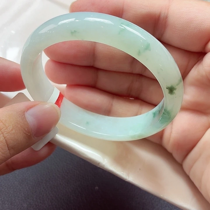 翡翠未镶嵌手镯（贵妃镯）天然缅甸A货翡翠