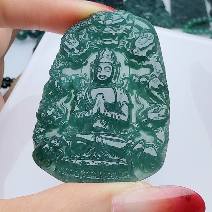 翡翠未镶嵌颈饰多样性发其一