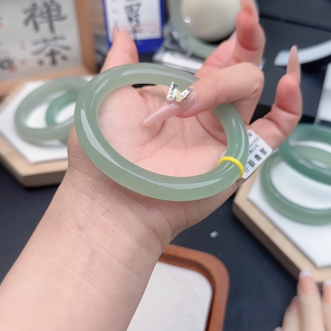 石英质玉未镶嵌手镯60.5