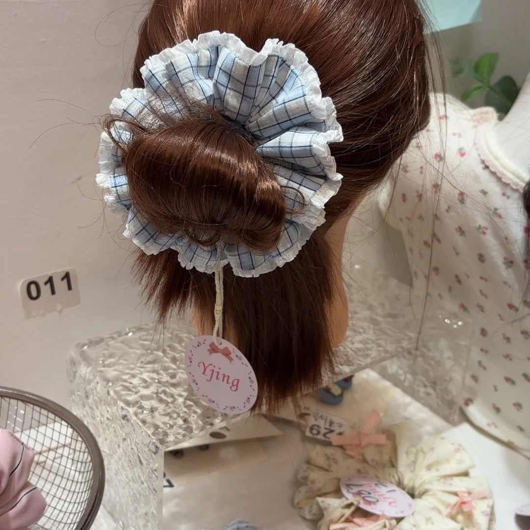 布艺非金属蓝白格花边