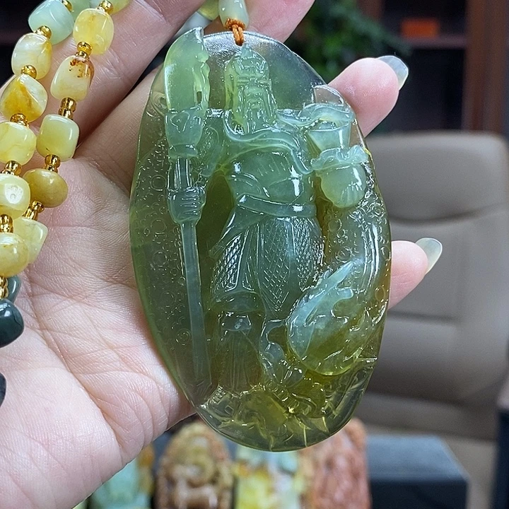 蛇纹石玉未镶嵌颈饰