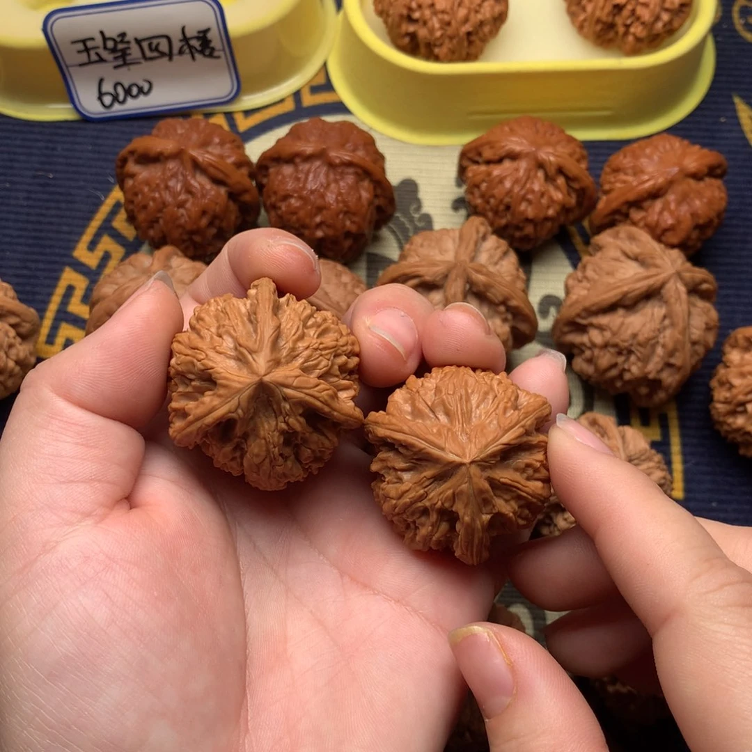 文玩核桃吊坠文山37