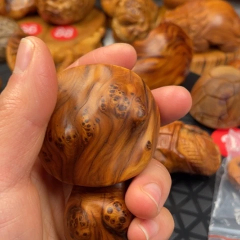 【闪购商品】柏木（崖柏）用****4正宗太行陈化黑金瘤把件