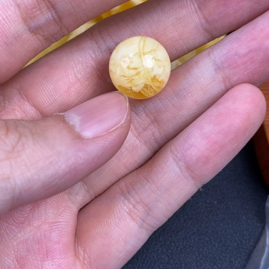 裸石琥珀未镶嵌拉丝13