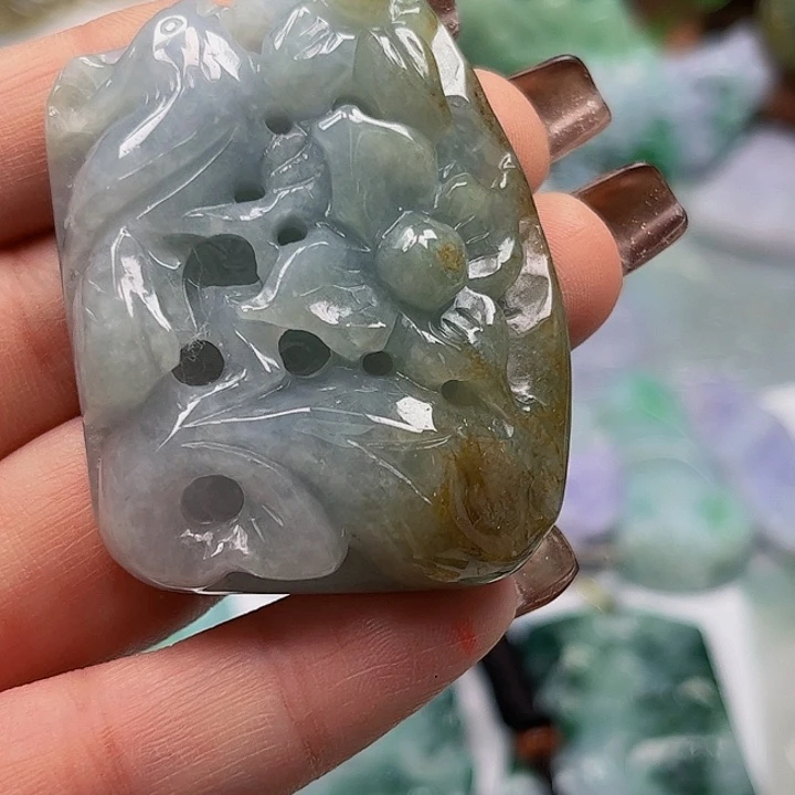 翡翠未镶嵌颈饰挂件