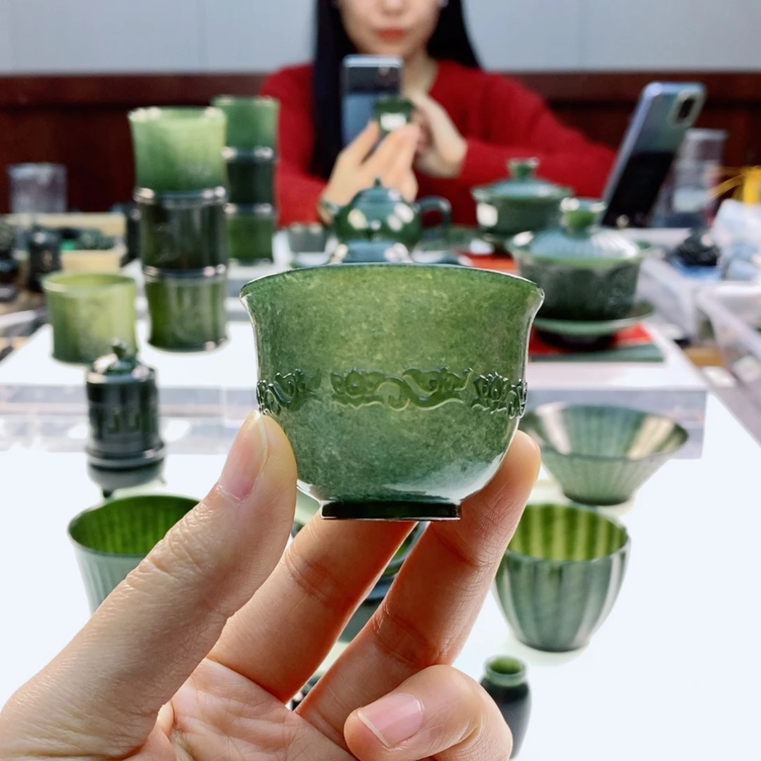 未镶嵌和田玉摆件