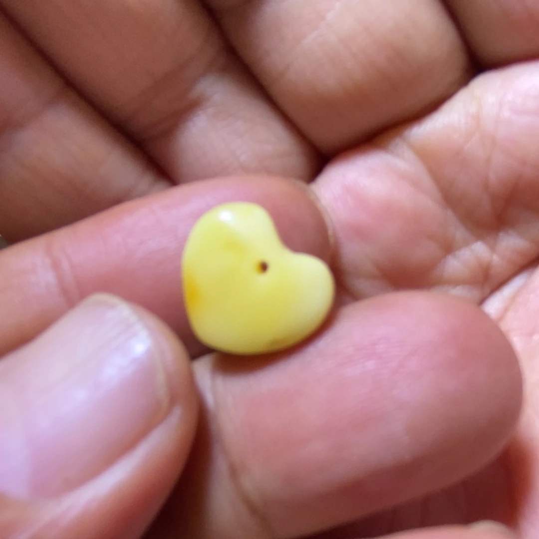 未镶嵌琥珀裸石配饰