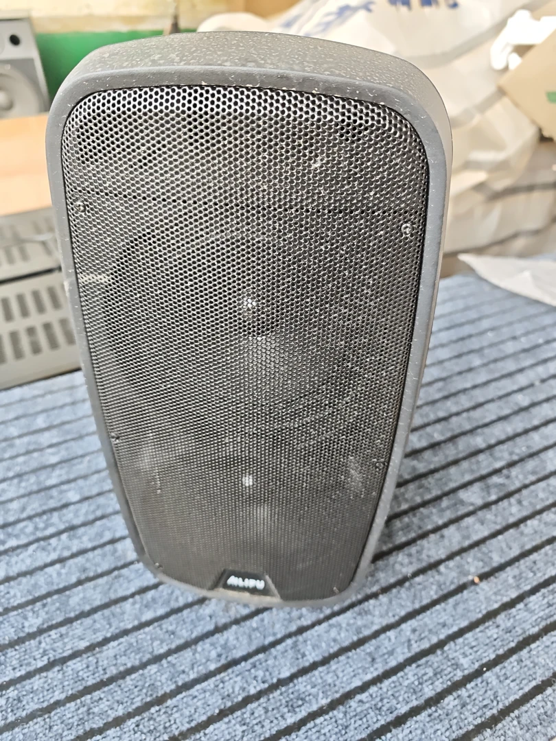 9新  双6.5寸音箱，坏音箱一个。