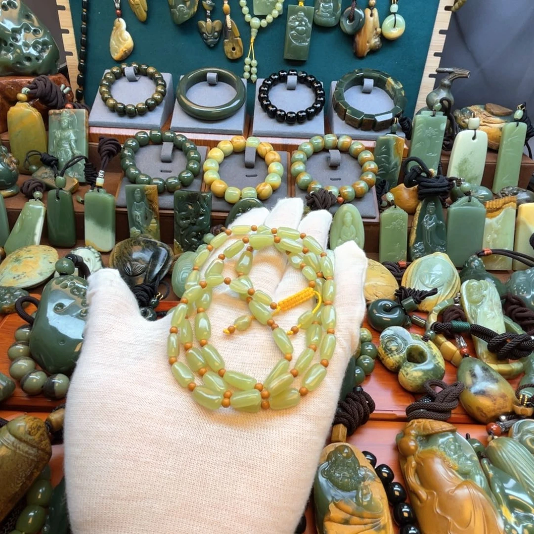 林***哥岫岩河磨玉（透闪石质玉）未镶嵌手链