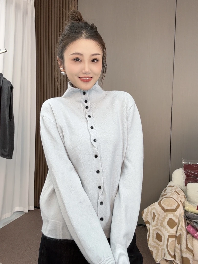 不规则纽扣设计款针织上衣【火火】2025新款百搭长袖高领