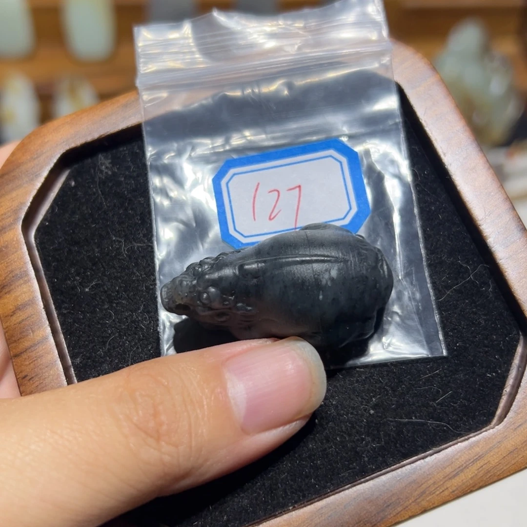 迷***羊和田玉未镶嵌颈饰