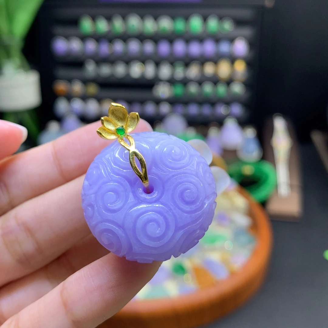 翡翠18K金镶嵌颈饰