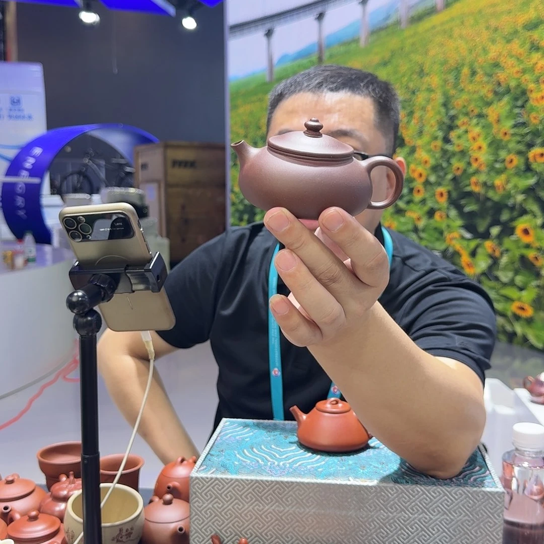东***北茶杯紫砂紫泥寒江  150CC