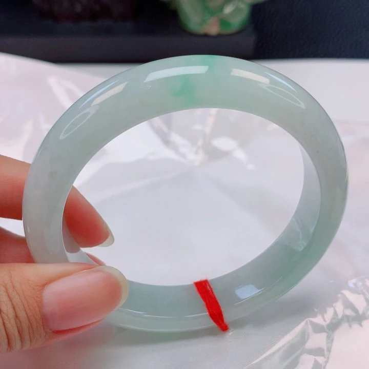 ℳ****翡翠未镶嵌手镯57圈