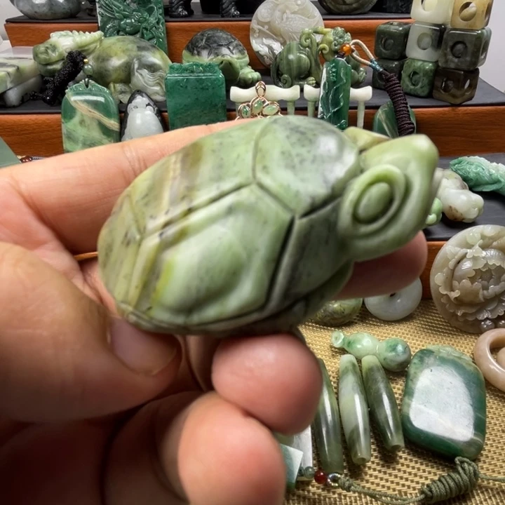 独山玉未镶嵌珠宝半成品