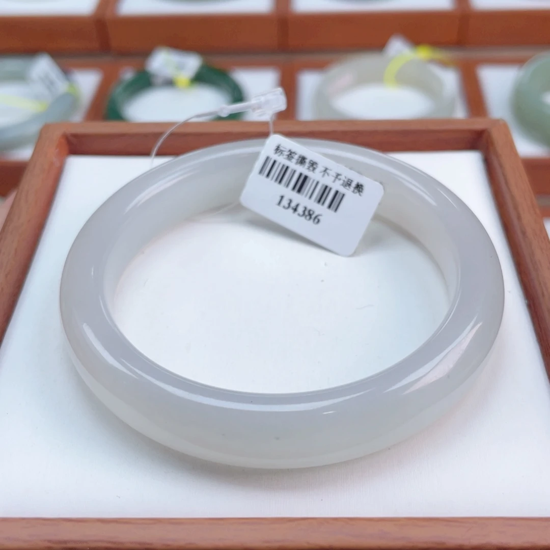 【闪购商品】未镶嵌手镯和田玉和田玉57