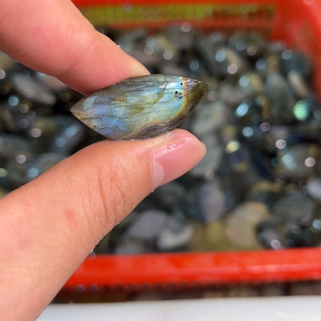 拉长石吊坠未镶嵌西*柿