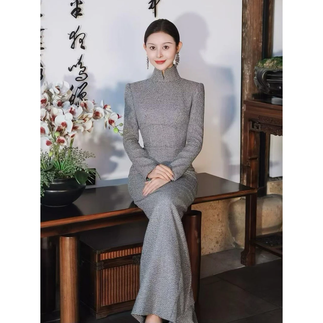 秋季穿搭独特超好看裙子端庄大气气场强大出席重要场合灰色连衣裙