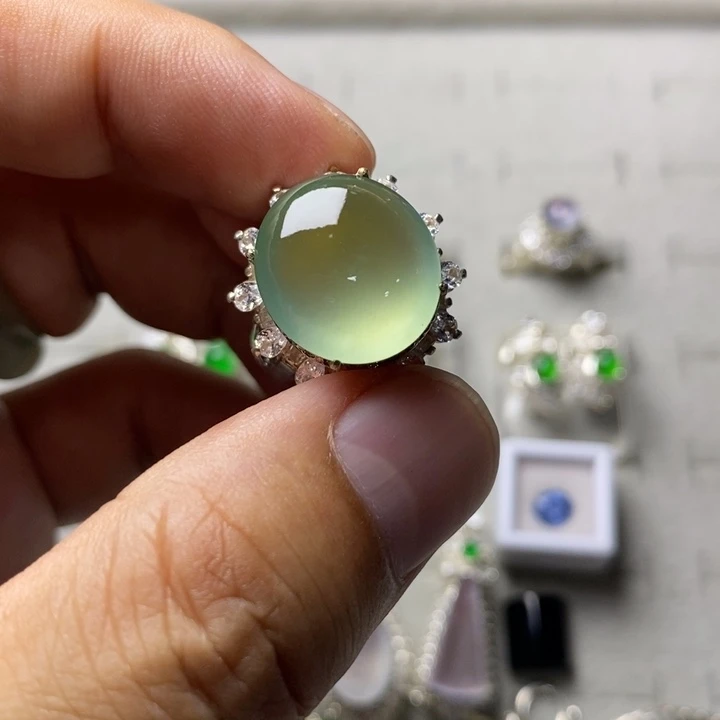 定制翡翠未镶嵌高冰葡萄肉16mm