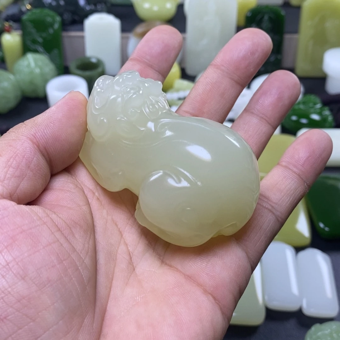和田玉未镶嵌颈饰清**尘