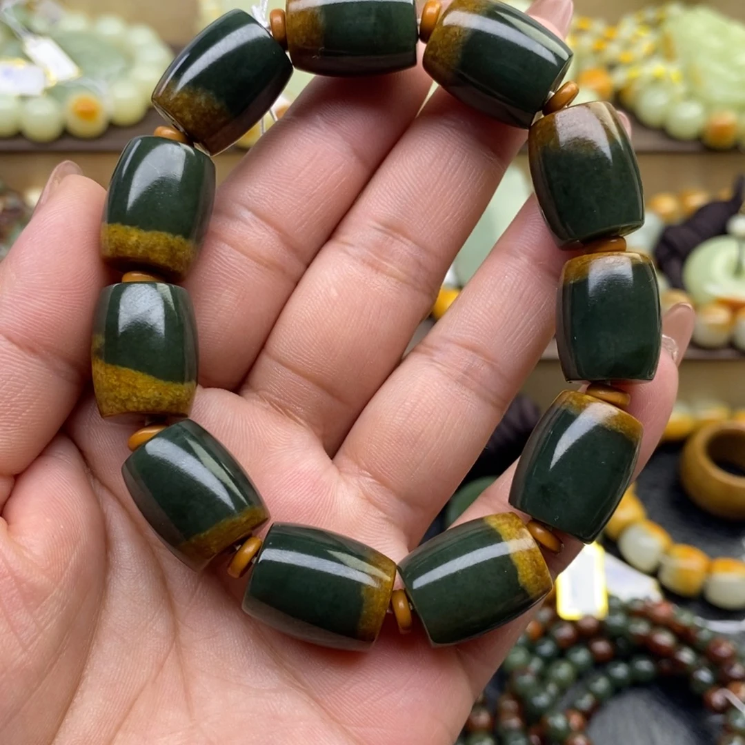 透闪石质玉未镶嵌手串