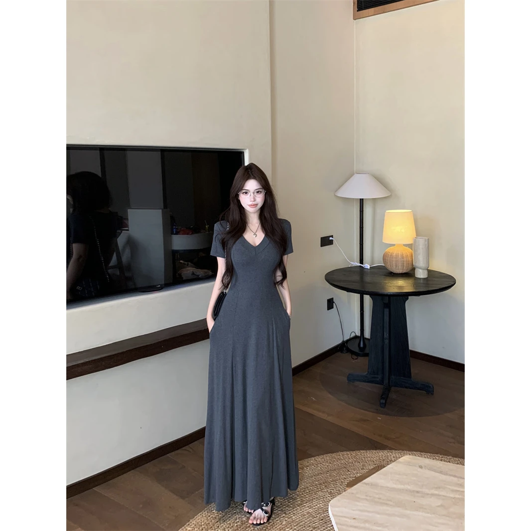 休闲灰色短袖连衣裙女装夏季新款法式气质方领收腰显瘦T恤长裙子