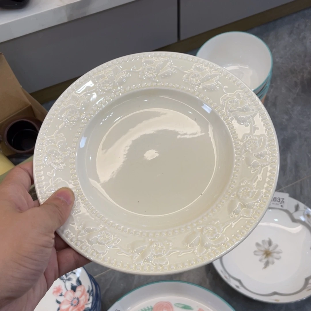 陶瓷微瑕餐具介意勿拍，满18飞！