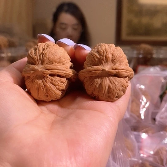 文玩核桃吊坠边36肚38平谷元宝有黄