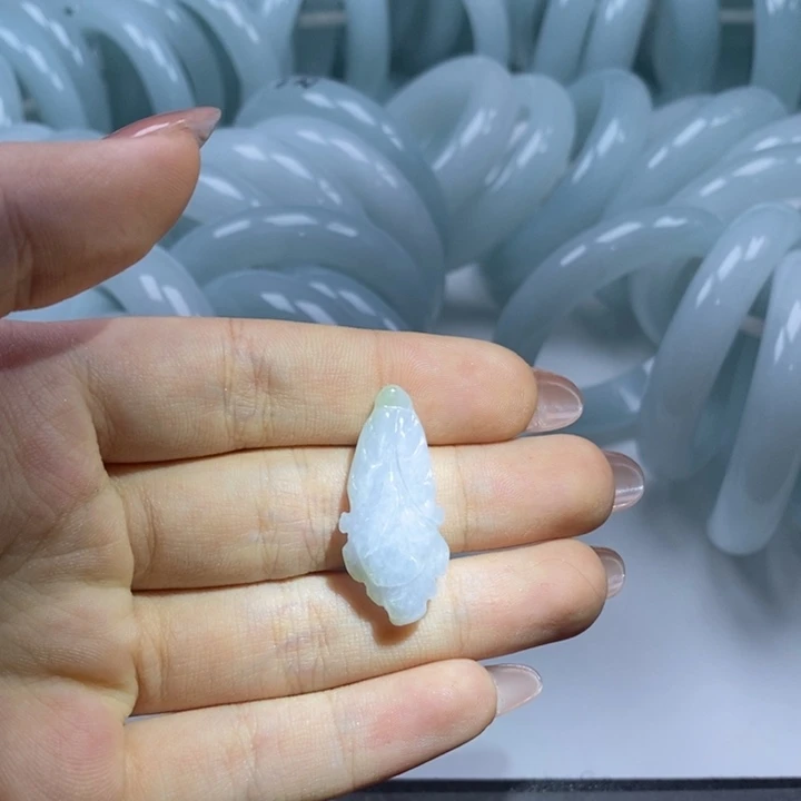 翡翠未镶嵌吊坠(不含链)翡翠