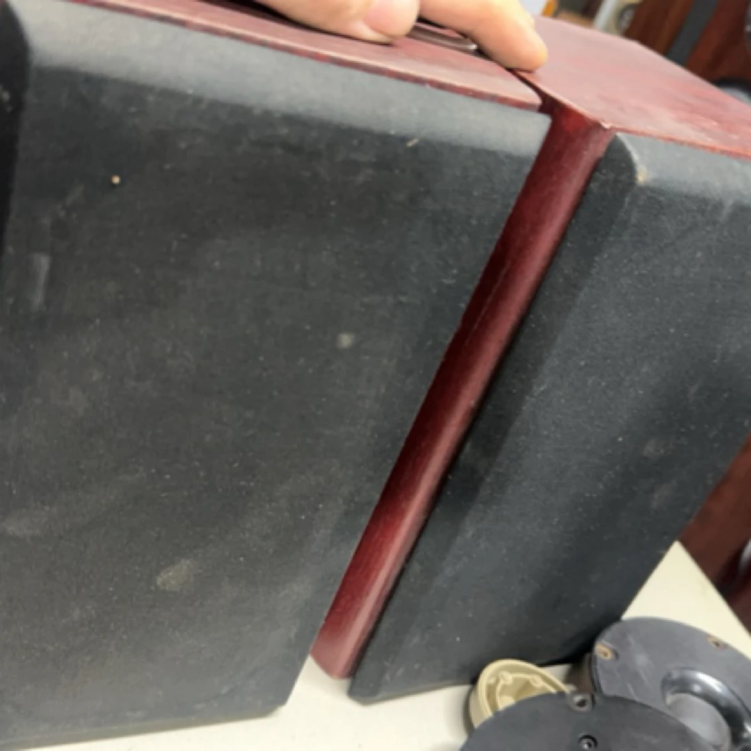 8新  红色音箱（空壳 不包好坏）