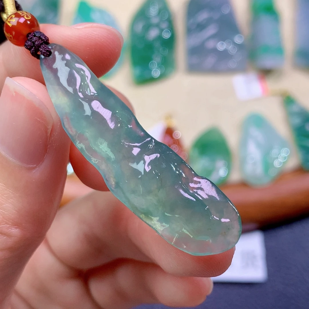 翡翠未镶嵌吊坠(赠链) 1168