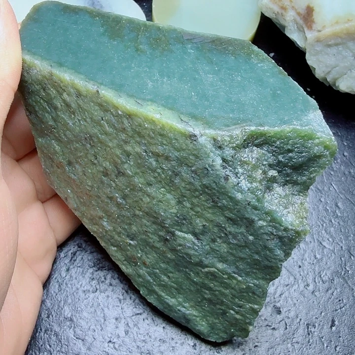 未镶嵌和田玉（糖玉）珠宝奇石