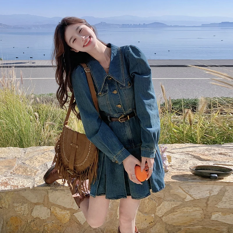蓝色牛仔连衣裙女2025春季新款法式设计感小众收腰显瘦百褶衬衫裙