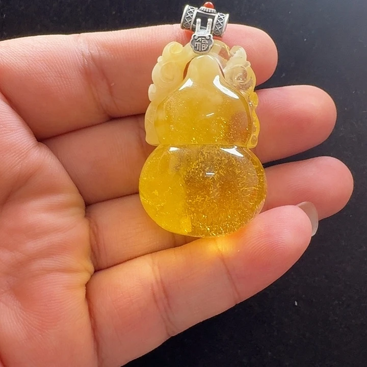 蜜蜡未镶嵌珠宝奇石