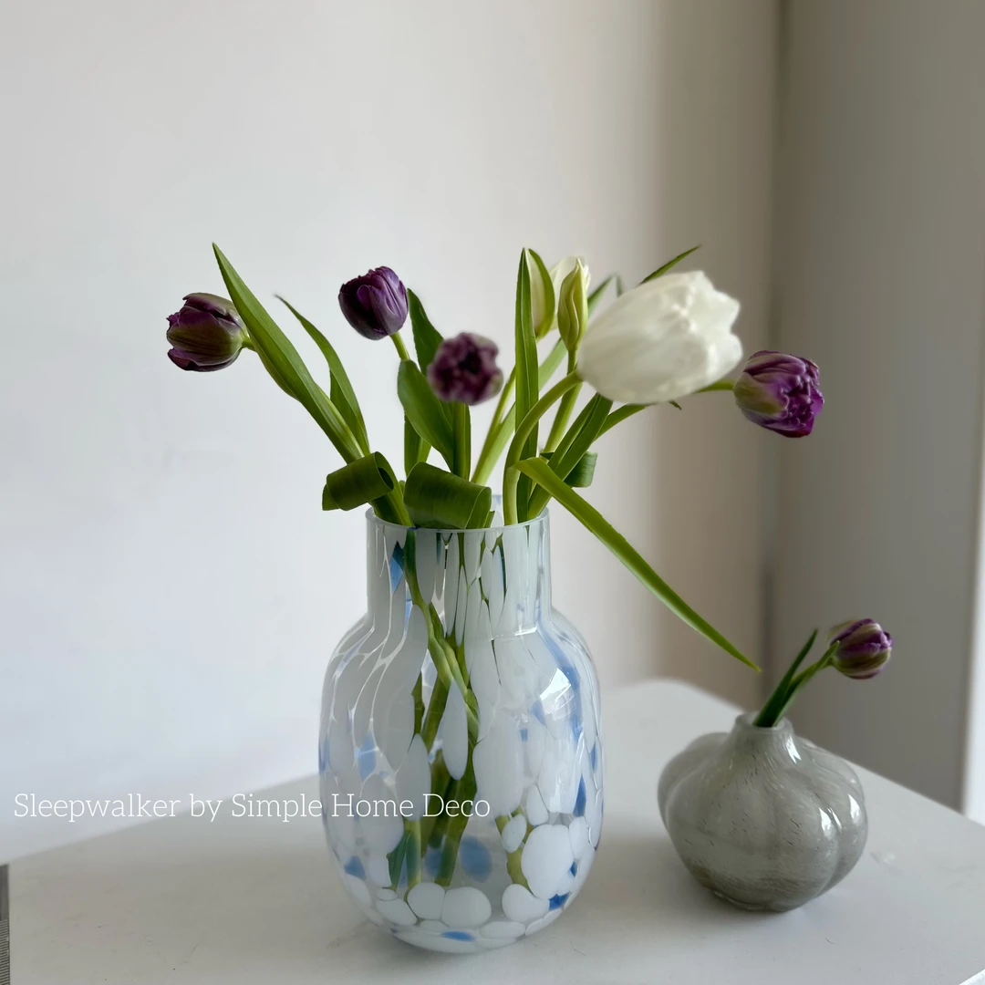 口9高23 蓝白配色厚实玻璃花瓶 蓝色精灵