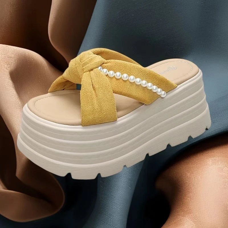 2025纯色增高松糕底松糕纯色一字拖坡跟防滑高跟女凉鞋小个子拖鞋