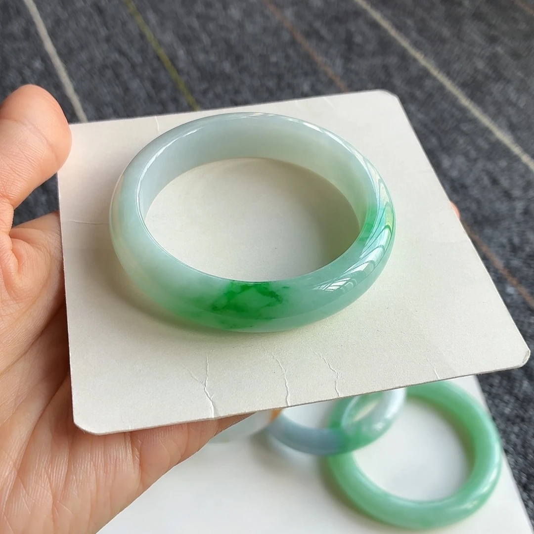 翡翠手镯未镶嵌正圈53