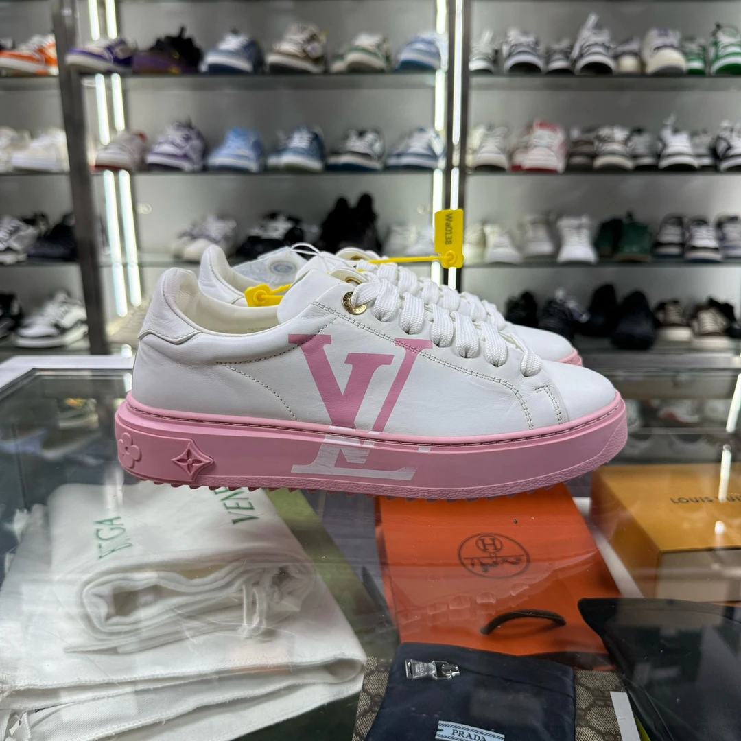 95新 LouisVuitton/路易威登 TIME OUT 粉色板鞋 37码 WA0139