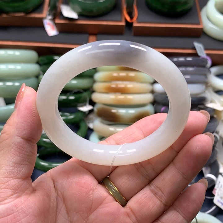 【闪购商品】未镶嵌手镯和田玉