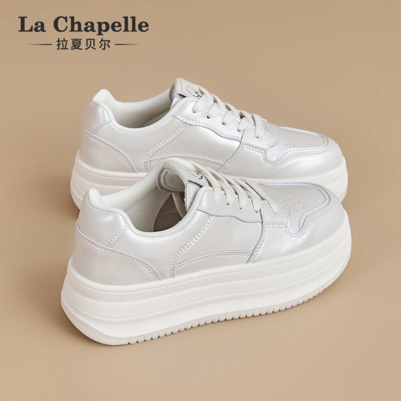 拉夏贝尔休闲板鞋女款2025爆款百搭小白鞋低帮冬季厚底薄款运动鞋