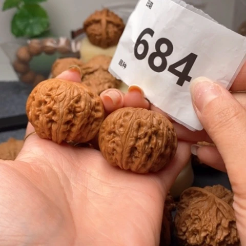 提***软文玩核桃吊坠43元宝684