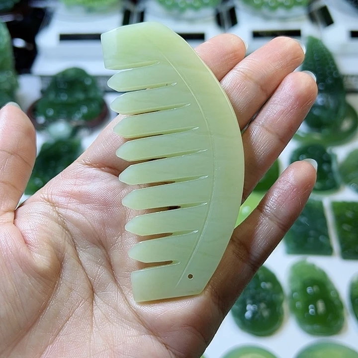 蛇纹石玉手把件未镶嵌