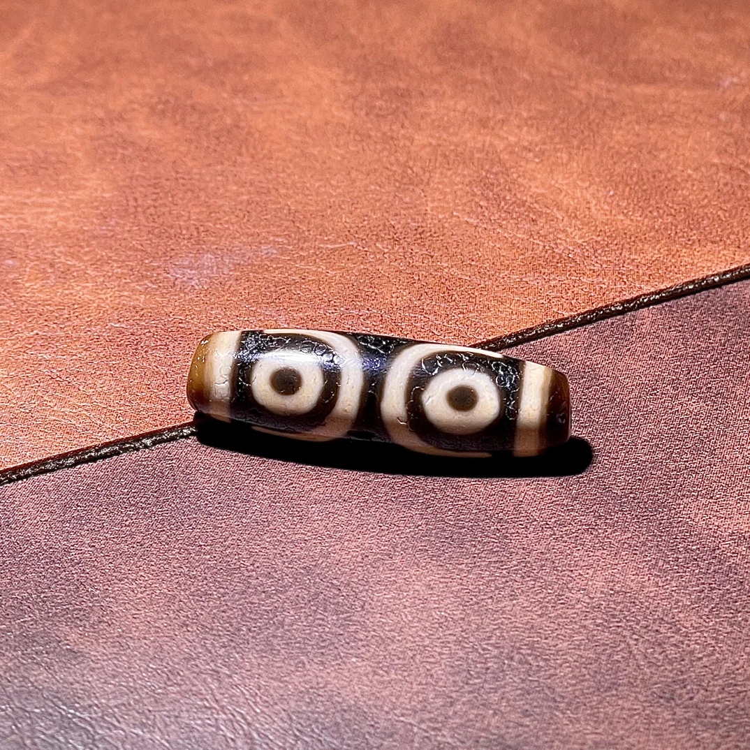 正宗台湾天珠，纯手工宝盖三，尺寸：39x11.7mm