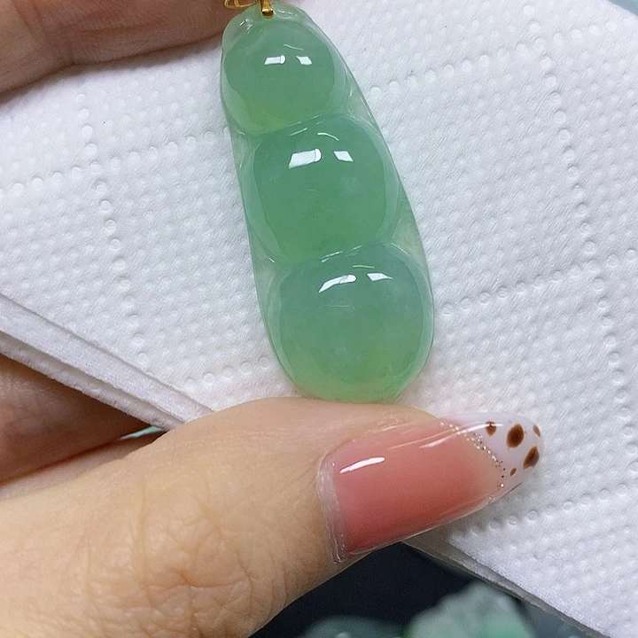 颈饰18K金镶嵌翡翠挂件