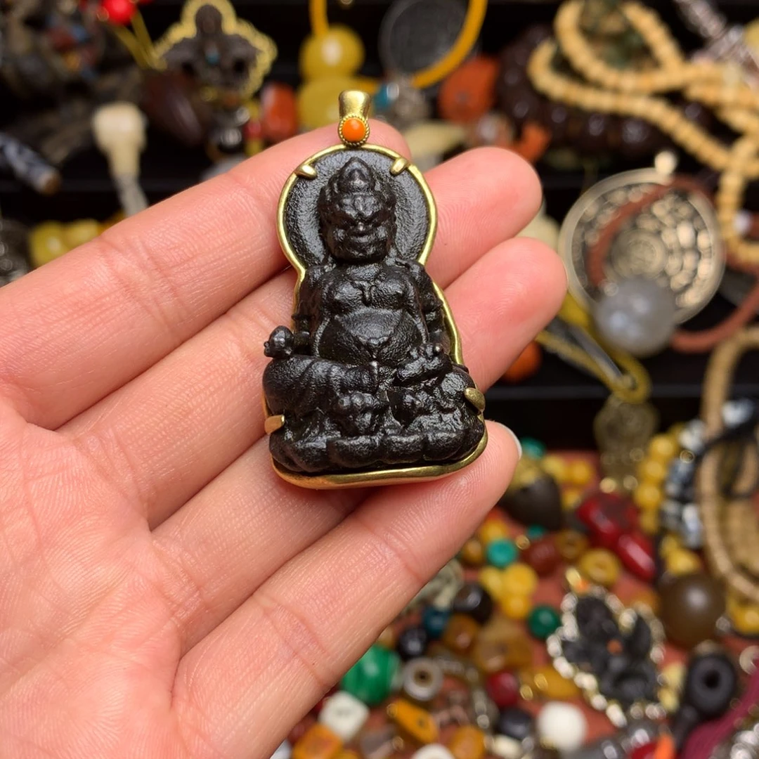 大***-泥塑藏传文玩。小配饰。